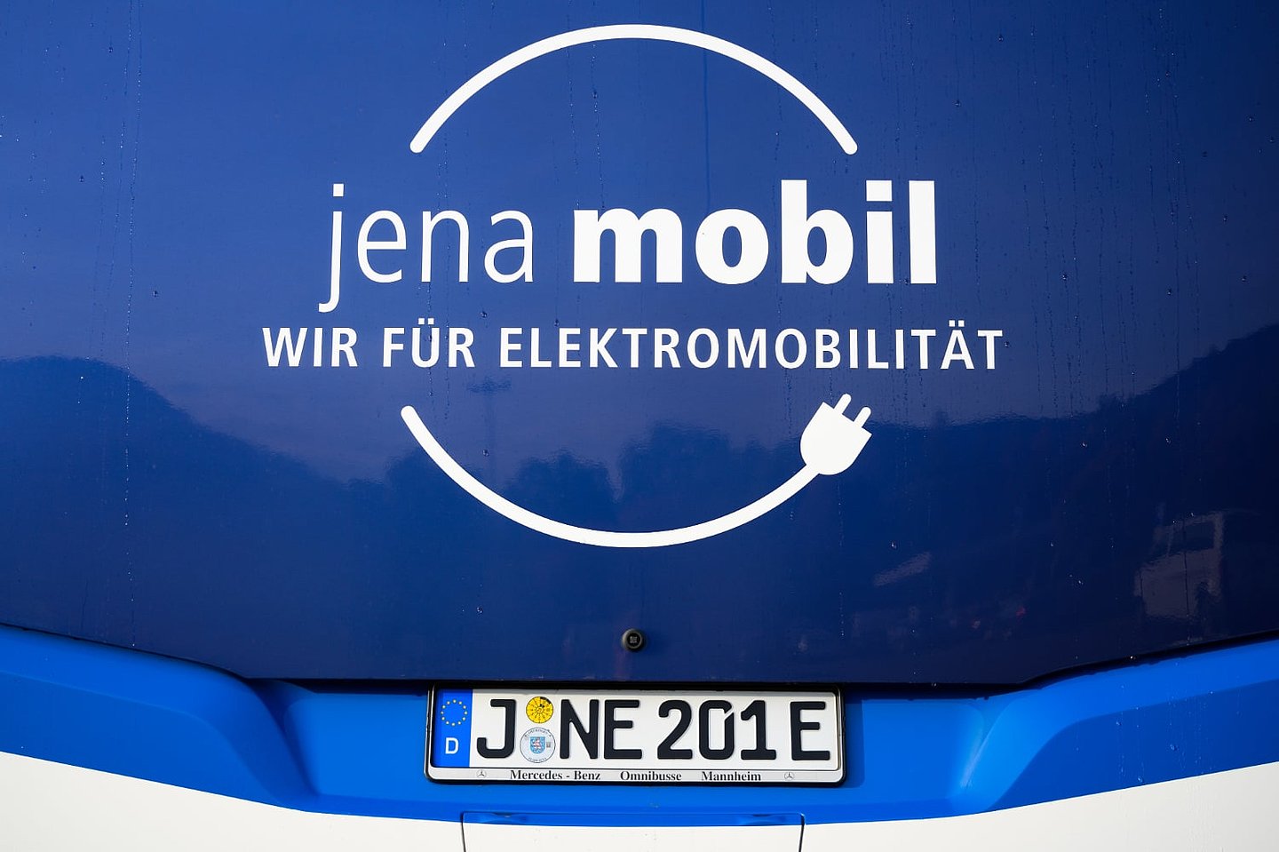 jenamobil-Logo auf Bus